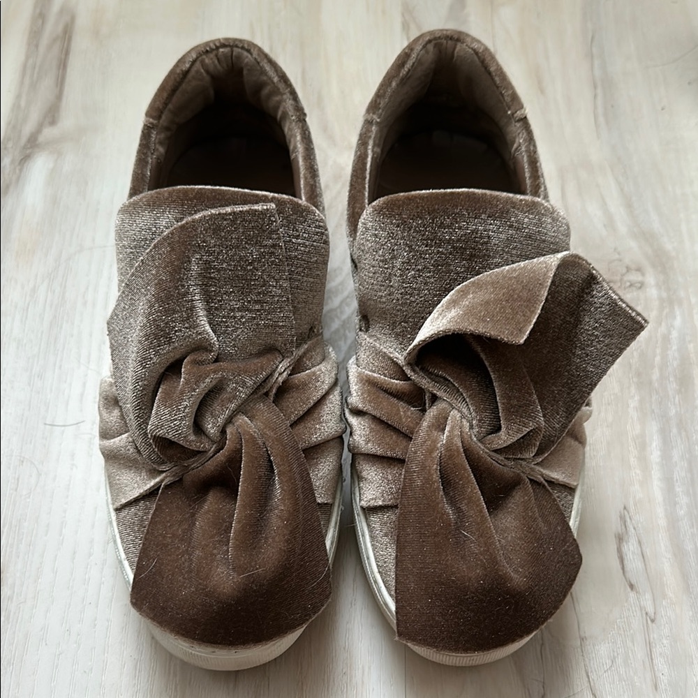 J-Slides Coffee Brown Velvet-like Bow Sneakers